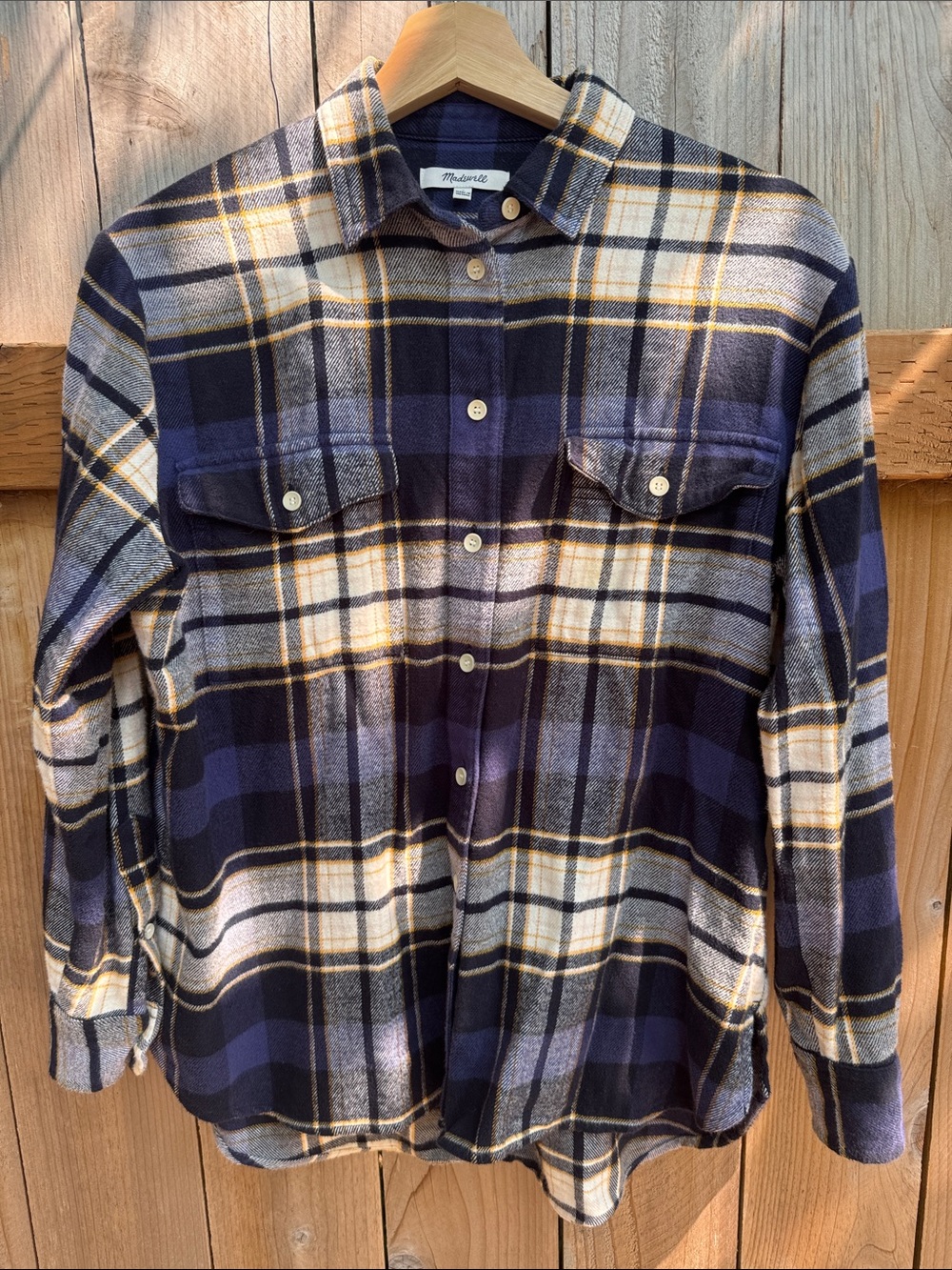 Madewell flannel 💛💙